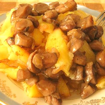 Jak gotować kurki z ziemniakami w śmietanie