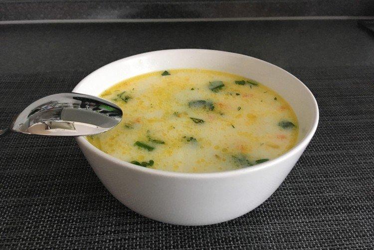 Zupa pokrzywowa z serem