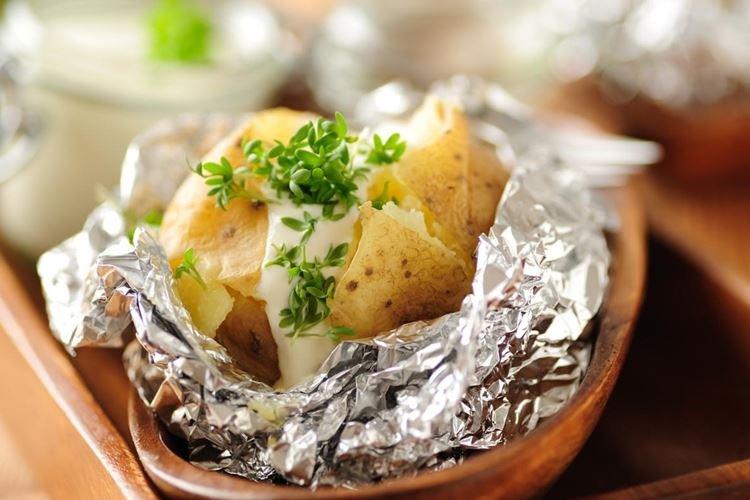 Pieczone ziemniaki z serem